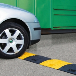 Bild topstop: TOPSTOP Fahrbahnschwelle aus Recycling
